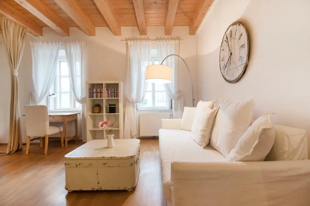 Sunny Apartments Vienna Austria
